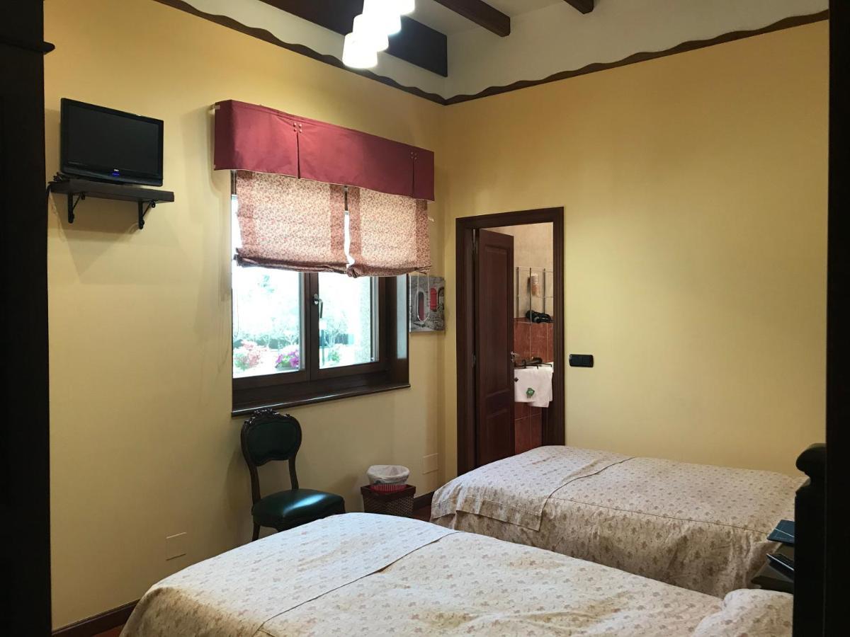 Hotel Batan Vilalba Ngoại thất bức ảnh